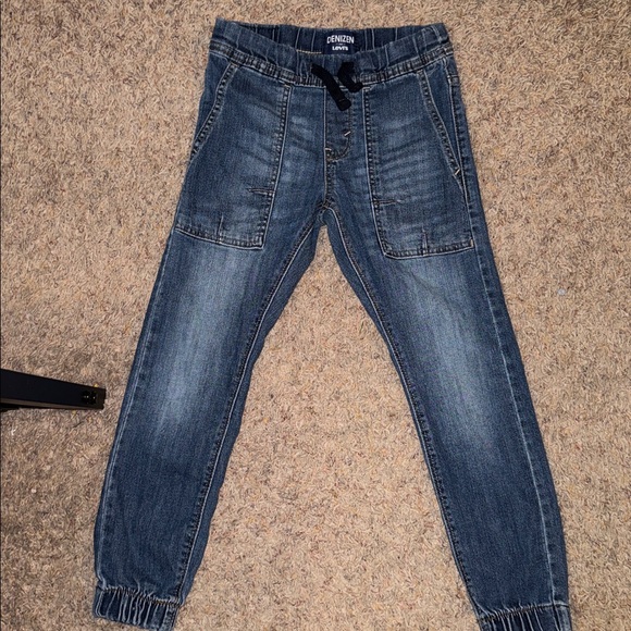 Levi's Other - 🏖️10 items for $20☀️

Levi's Denizen Light Blue Jeans jogger style| size 8 reg